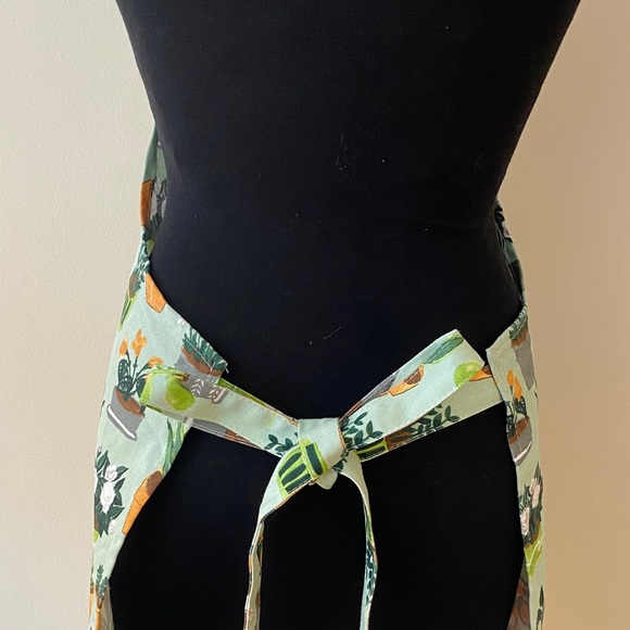 Floral Plant Print Apron 100% Cotton - Picture 4 of 7